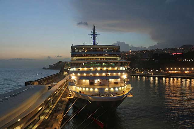 w FUNCHAL AT NIGHT w 