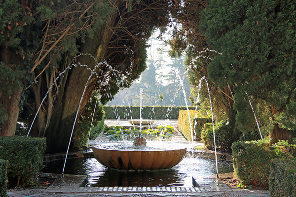 Fountains in the garden of the Alhambra Palaces