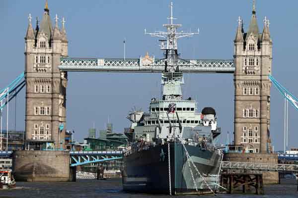 Historical heritage: HMS Belfast at Tower Bridge.