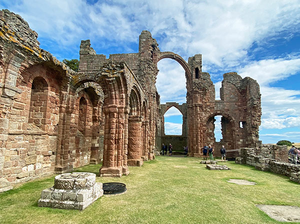 w Rainbow Arch of Priory 2104
